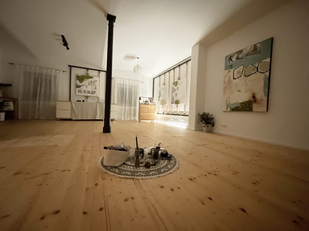 Weitwinkelbild in der Kunststube